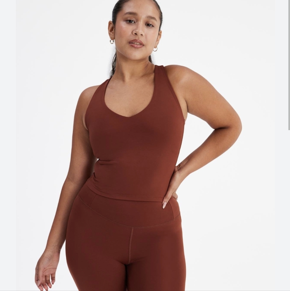 girlfriend Collective Float Flow Tank in mahogany size small